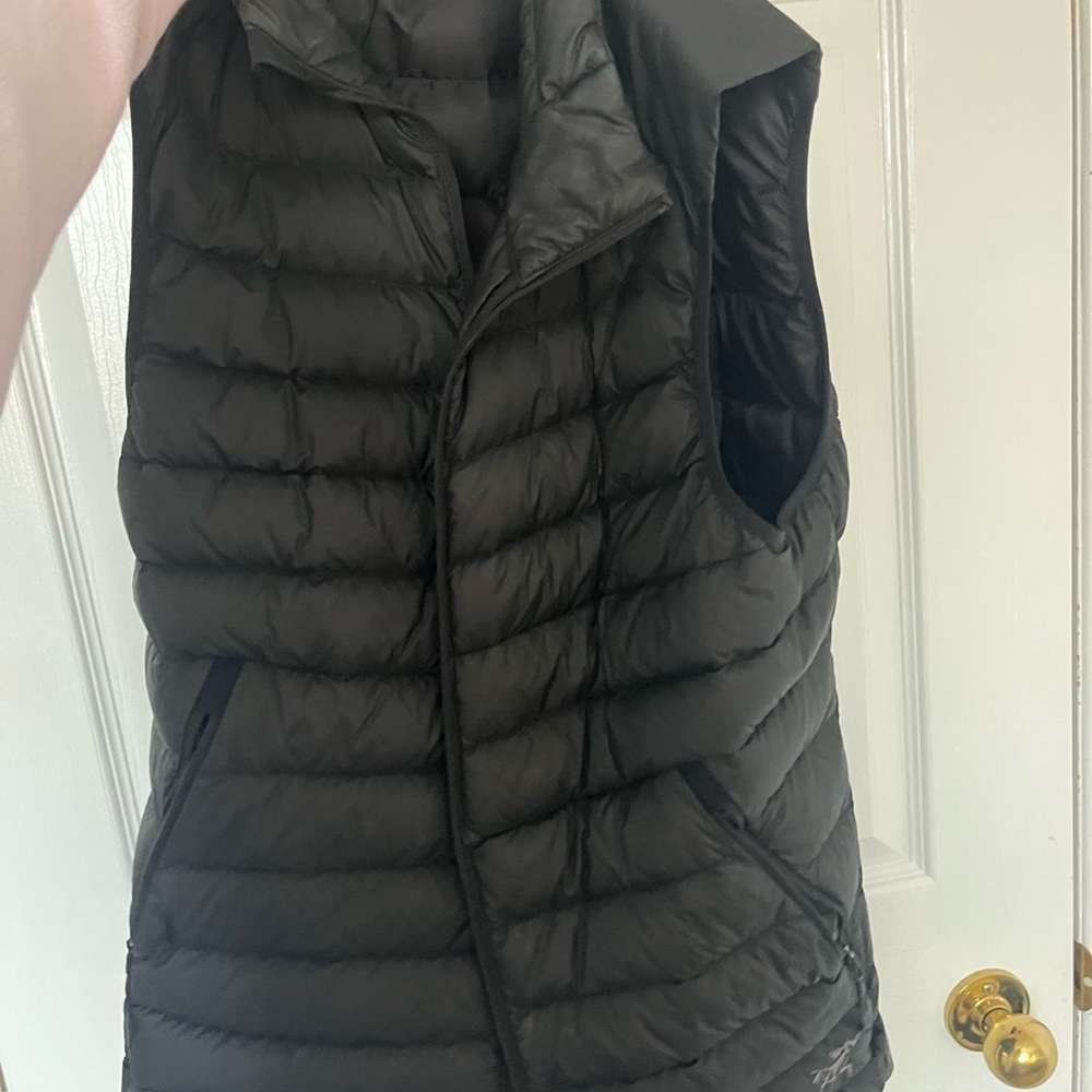 Arc'teryx black Insulated Jacket - Picture 6 of 7